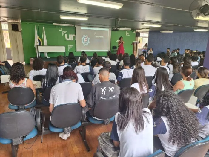 No momento você está vendo Enem: Aulão na Funcesi reúne aproximadamente 100 estudantes da rede pública