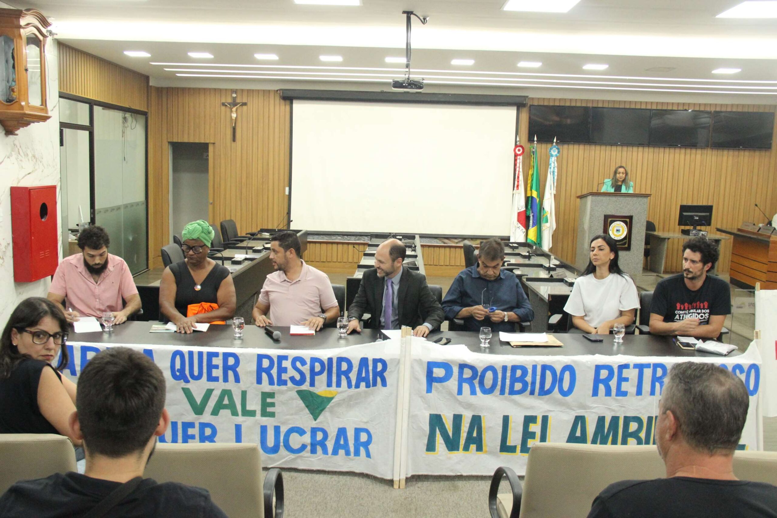 Leia mais sobre o artigo Audiência Pública discute impactos da poluição atmosférica gerada pela mineração em Itabira.