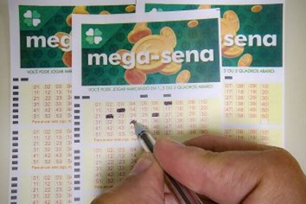Mega-Sena acumula e prêmio da Mega da Virada chega a R$ 1 bilhão