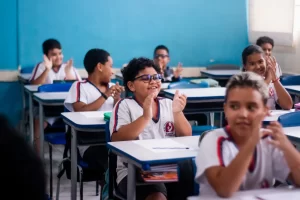 Leia mais sobre o artigo Santa Maria de Itabira distribui kits escolares para cerca de mil alunos da rede municipal