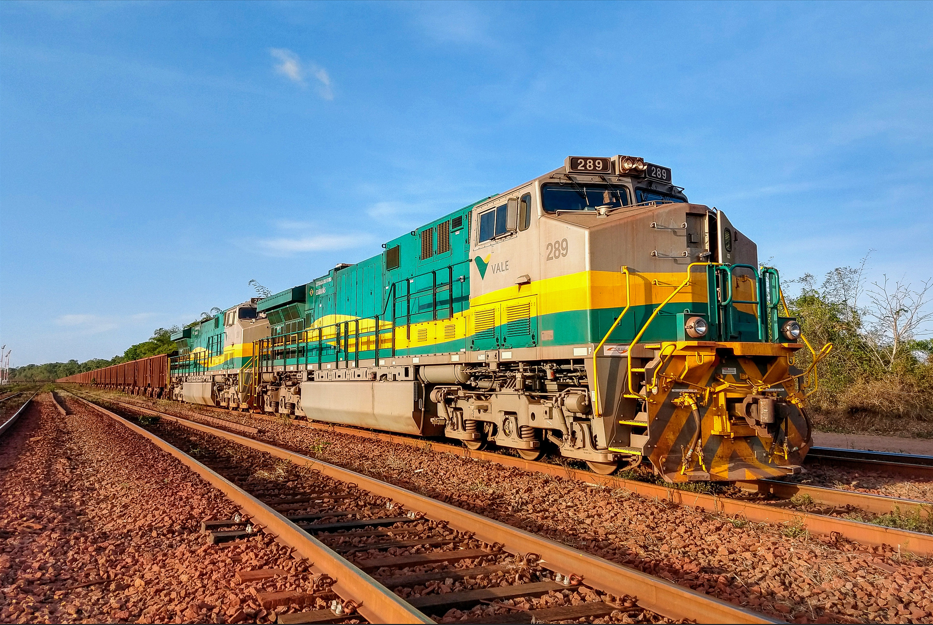 Vale e Wabtec assinaram em 2025 um acordo pioneiro para testar uso de etanol em locomotivas. Foto locomotiva Wabtec na EFVM. Foto: Cristiano Oliveira