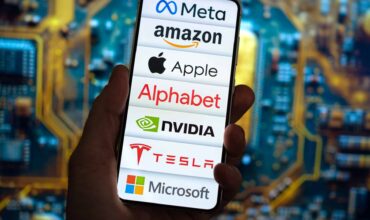Tecnologia dispara nas bolsas e tem melhor mês desde a pandemia impulsionada pela inteligência artificial