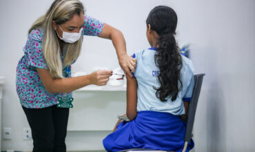 Vacimóvel percorre escolas de Itabira para ampliar vacinação de crianças e jovens