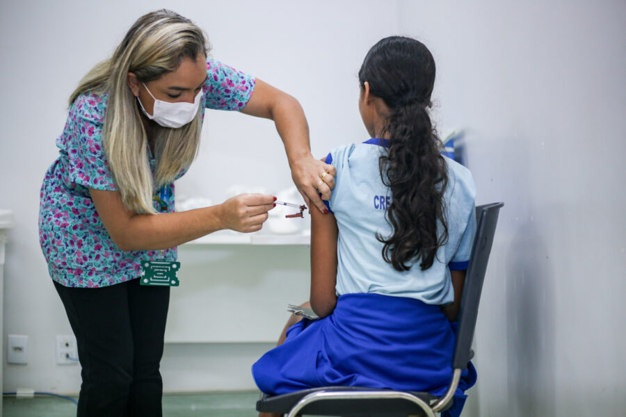 Vacimóvel percorre escolas de Itabira para ampliar vacinação de crianças e jovens